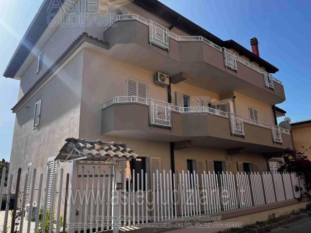 IMMOBILI IMMOBILE RESIDENZIALE Via Casacelle.52 54