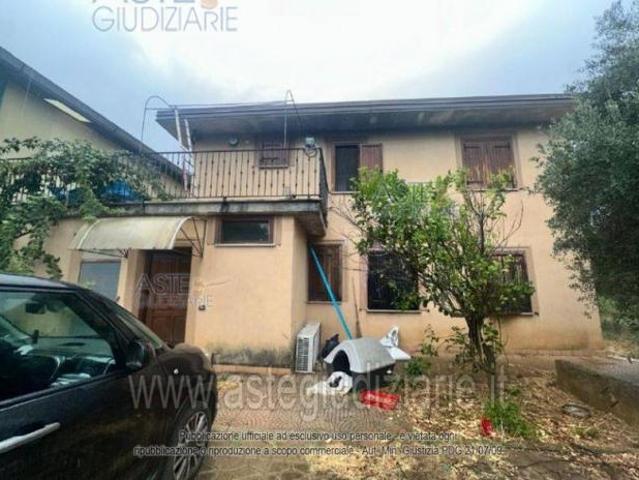 IMMOBILI IMMOBILE RESIDENZIALE via casal dei lupi n. 3