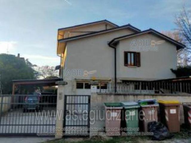 IMMOBILI IMMOBILE RESIDENZIALE Via Cavour, 06056 Massa Martana PG, Italia