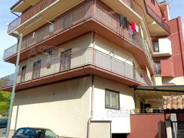 IMMOBILI IMMOBILE RESIDENZIALE Via Cechov, 95031 Adrano CT, Italia