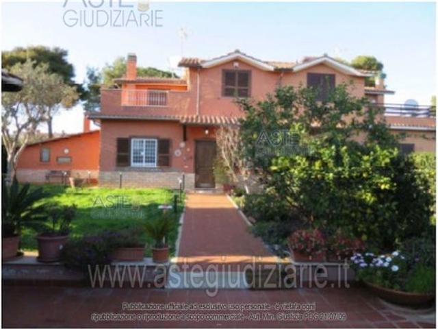 IMMOBILI IMMOBILE RESIDENZIALE Via dei Pesci, 7