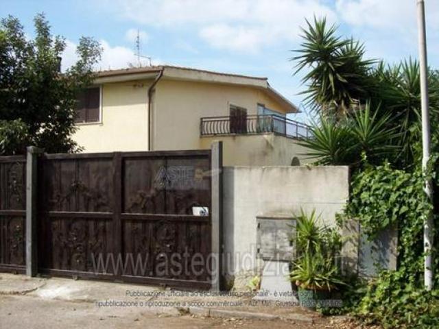 IMMOBILI IMMOBILE RESIDENZIALE Via delle Ghiandaie, 21