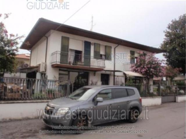 IMMOBILI IMMOBILE RESIDENZIALE Via Emilia n. 396 angolo Via Verghereto