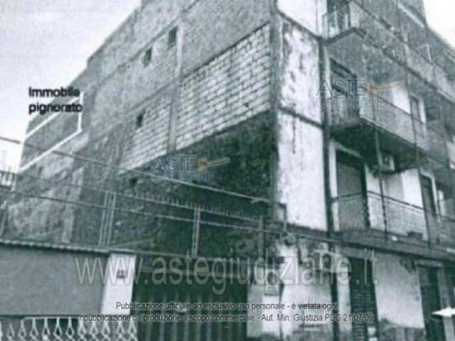 IMMOBILI IMMOBILE RESIDENZIALE VIA EMILIO PRAGA N.7