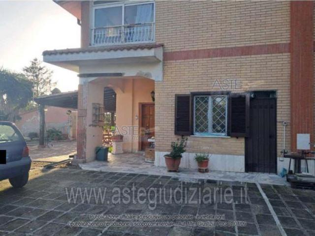 IMMOBILI IMMOBILE RESIDENZIALE Via Fontanile della Regina, 47