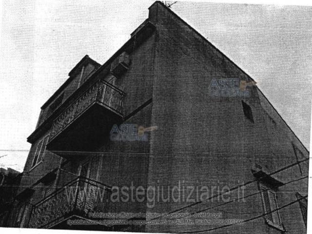 IMMOBILI IMMOBILE RESIDENZIALE VIA FRANCESCO PETRARCA N. 7