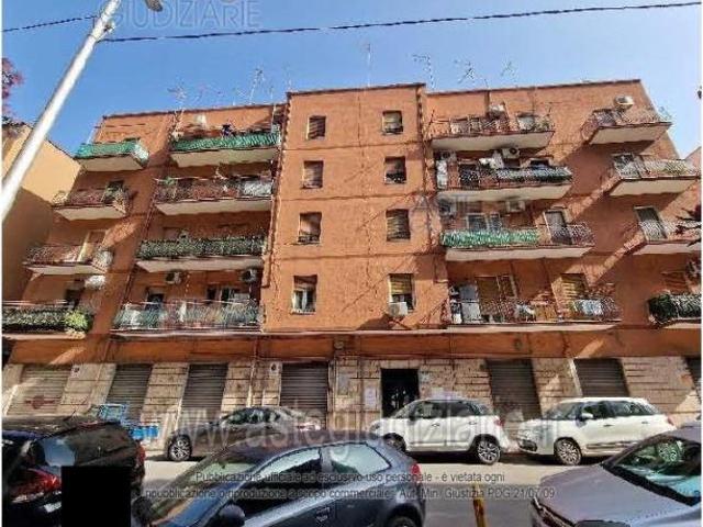 IMMOBILI IMMOBILE RESIDENZIALE Via Giacomo Leopardi, 49, 74123 Taranto TA, Italia