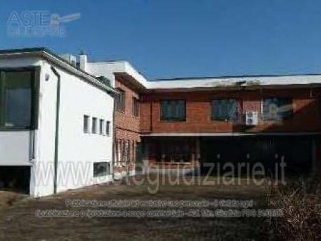 IMMOBILI IMMOBILE RESIDENZIALE Via Industria 12 20