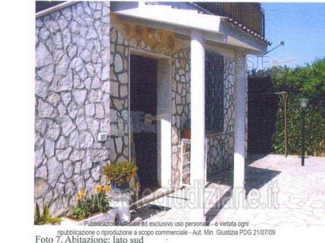 IMMOBILI IMMOBILE RESIDENZIALE Via Luigi Cristini, 04022 Fondi LT, Italia