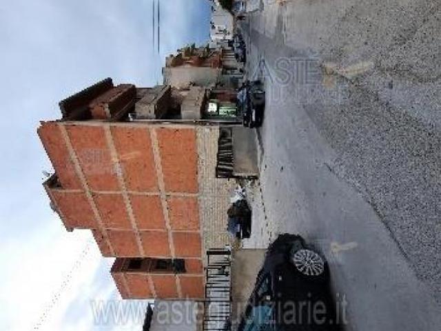 IMMOBILI IMMOBILE RESIDENZIALE Via L. Marsano 8