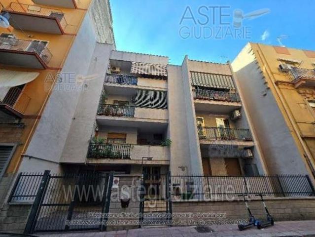 IMMOBILI IMMOBILE RESIDENZIALE Via Pola, 6, 74121 Taranto TA, Italia