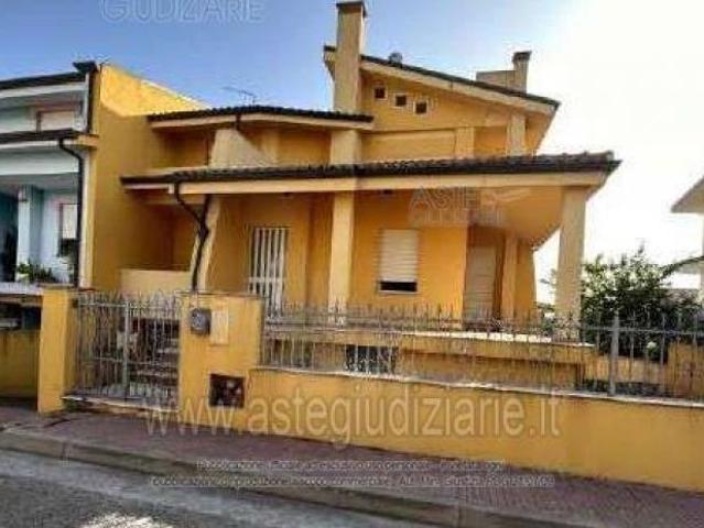 IMMOBILI IMMOBILE RESIDENZIALE Via R. Piras, 32, 09071 Abbasanta OR, Italia