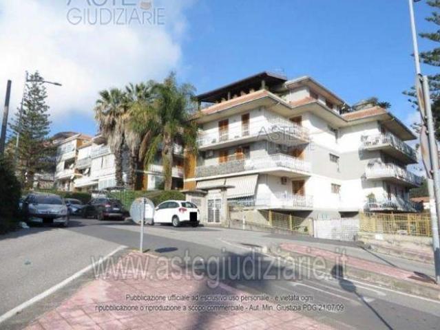 IMMOBILI IMMOBILE RESIDENZIALE Via Teocrito