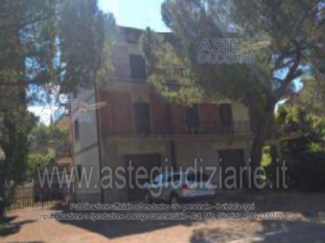 IMMOBILI IMMOBILE RESIDENZIALE Via Tiberina, 3, 06053 Deruta PG, Italia