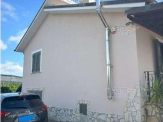 IMMOBILI IMMOBILE RESIDENZIALE Via Torre Astura, 13