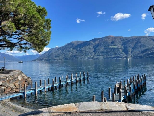 Immobilie an direkter Seelage in Brissago Posizione esclusiva sul lago a Brissago