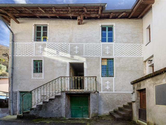 Immobilienprojekt mit zwei Einheiten im Herzen von Purasca