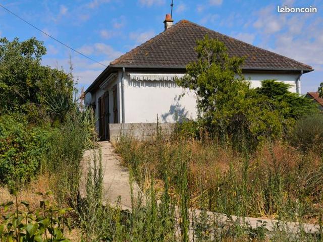 Immobilier Mont Pres Chambord, Pavillon sur sous sol à rénover