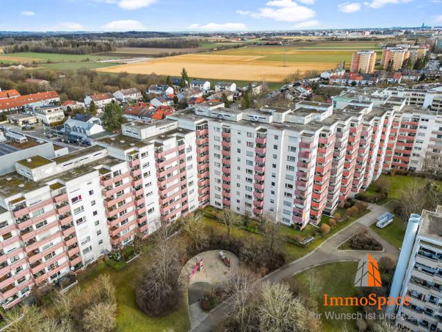 ImmoSpace * 3 ZKB mit Loggia, Parkblick und TG zum Selbstbezug