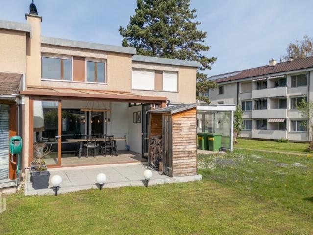 ImmoWyss Schmuckes Reihen Einfamilienhaus an ruhiger Lage Nähe See