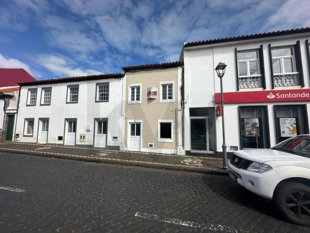 Imóvel com Afetação Comercial Vila do Porto
