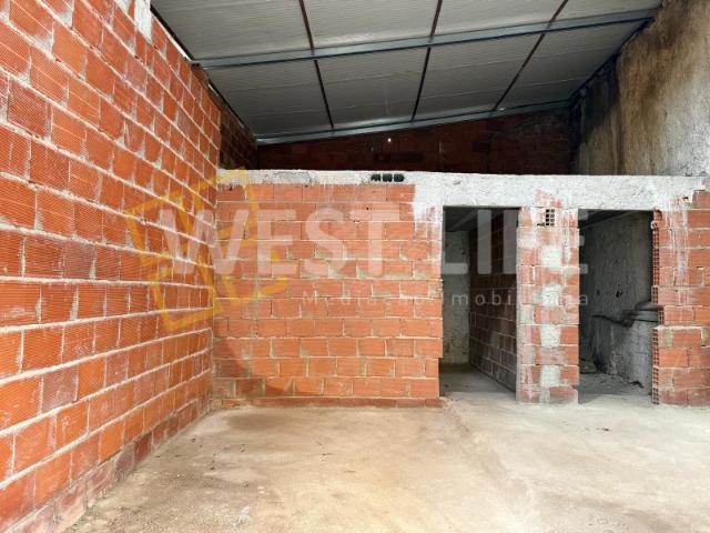 Lote de Terreno com armazém PROJETO APROVADO para moradia T2 Vila Franca do Rosário, Mafra