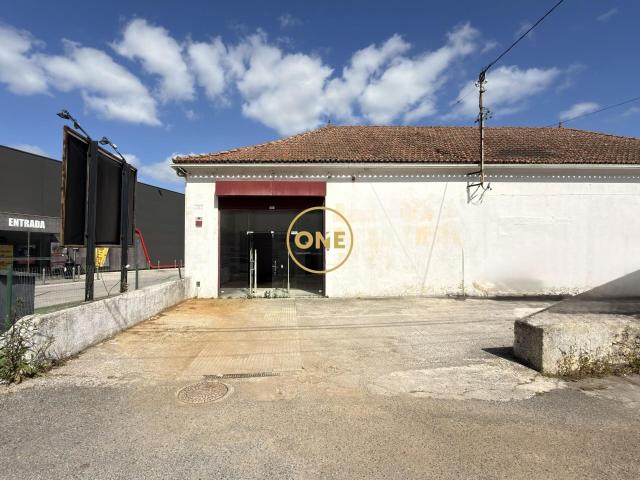 Imóvel comercial com 340 m² no centro de Torres Vedras