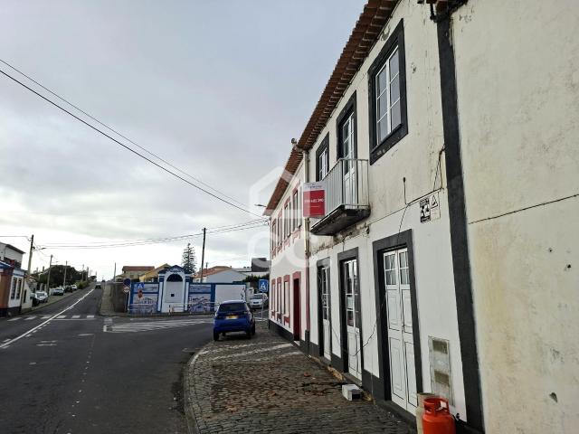 Imóvel dois Pisos Apartamento + com Vista Mar no Terreiro – São Mateus, Angra do Heroísmo