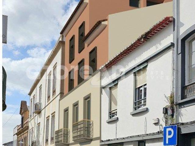 Imóvel em zona histórica de Ponta Delgada, projeto aprovado. 432m² Ponta Delgada São José