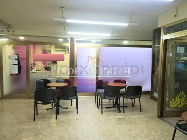 IMÓVEL OCUPADO Loja em Centro Comercial