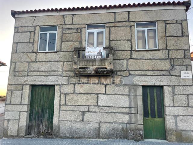 Imóvel para reconstruir Santa Comba /V.N.FOZ COA