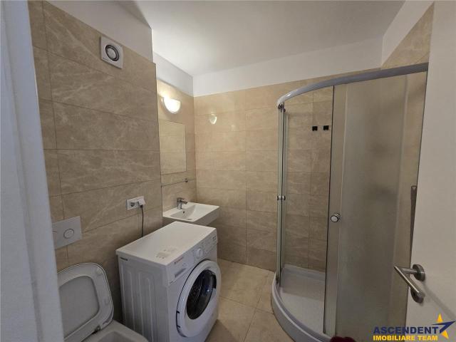 Imobil 2 camere in bloc cu doar 4 apartamente, confort deosebit, in Tractorul, Brasov