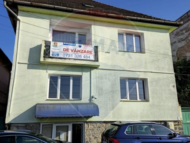 Imobil cu 15 camere ultracentral pretabil investitie
