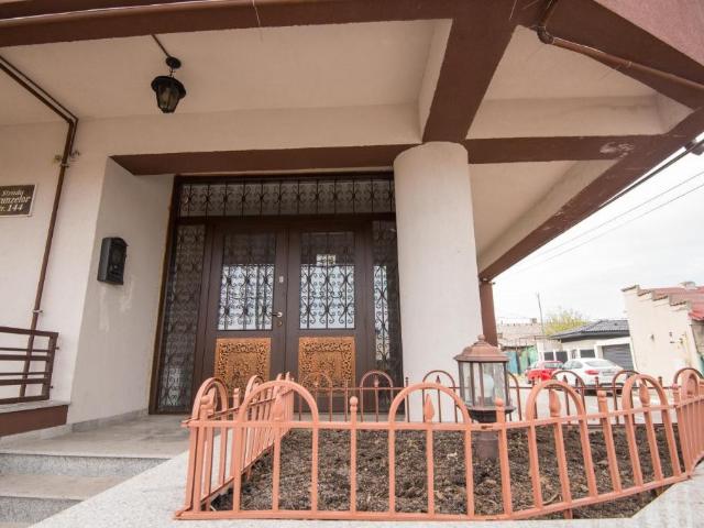 Imobil D+P+2, 11 camere cu baie proprie, UTILITATI INCLUSE!