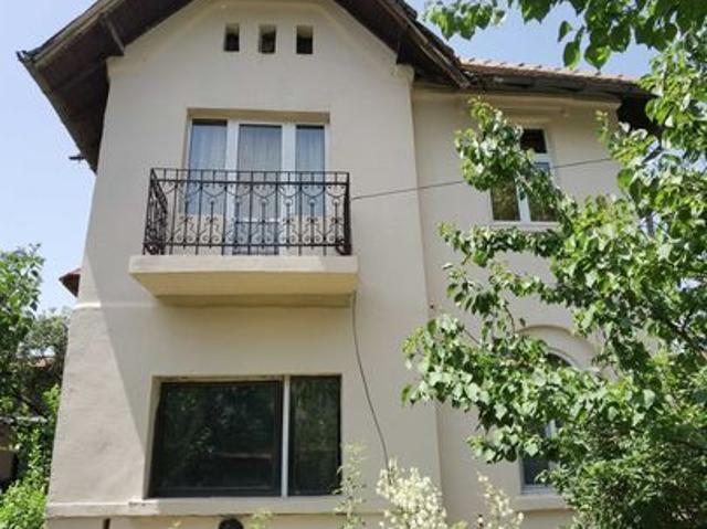 Imobil, Ploiesti, S p +1E+ m, 8cam. +Baie+G. S. +Buc. +Curte+Garaj