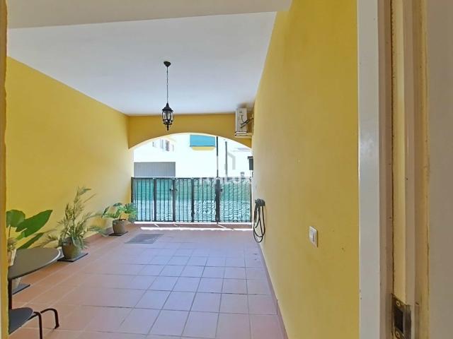 IMPECÁVEL CASA GEMINADA EM UMBRETE, COM DOIS PÁTIOS, LAREIRA E ESPETACULAR TERRAÇO PRIVADO NO TELHADO, Sevilla, Centro Umbrete