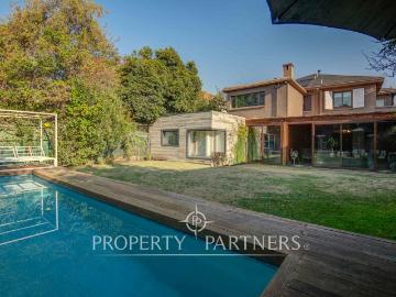 Impecable casa con gran terreno El Golf