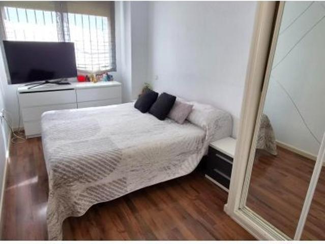 Impecable Ático en Venta con Terraza Privada y Acceso a Piscina