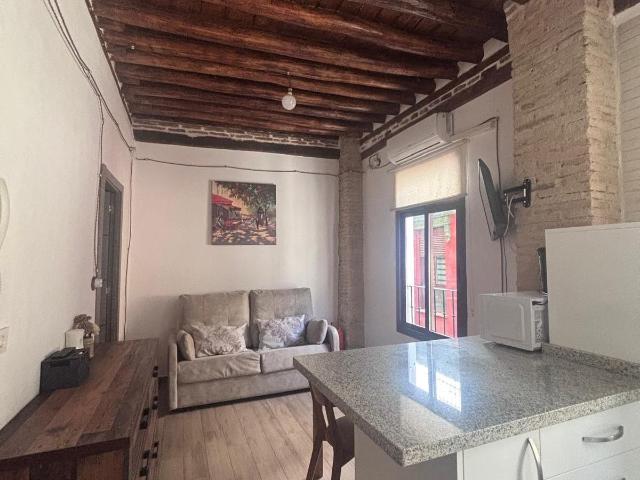 ¡Impecable Piso Nuevo en el Corazón de Granada! ️✨