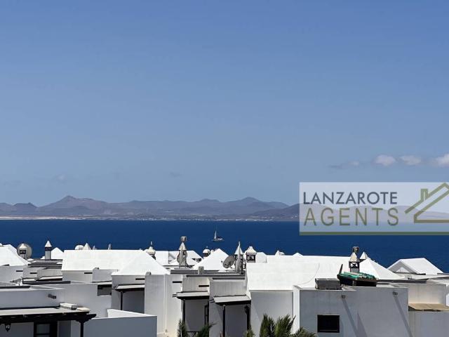 Impecable Villa Adosada De 2 Dormitorios A Tan Solo 1 Minuto Del Paseo Marítimo De Playa Blanca