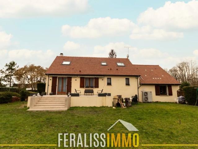 Impeccable maison à la décoration tendance avec de belles pr