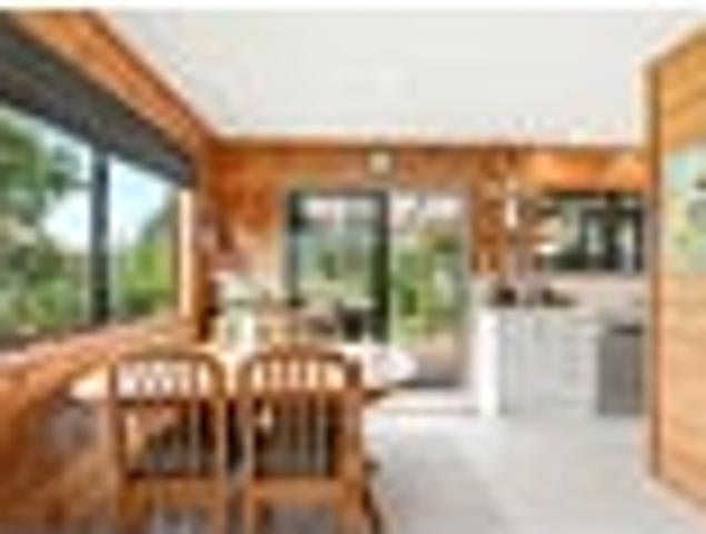 Impeccable Lifestyle Living in Pakawau
