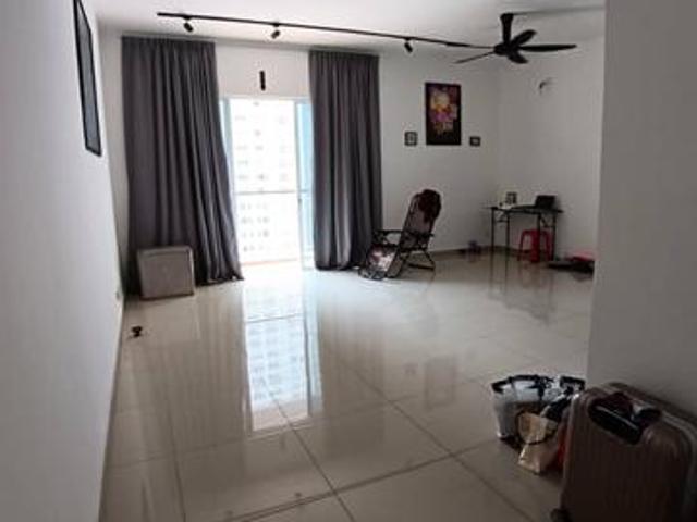 Imperial Grande In Relau Original Medium Floor Unit For Sale