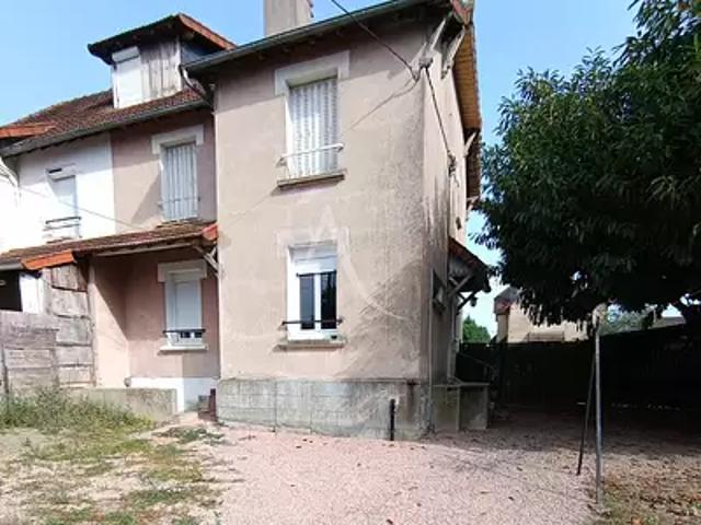 Imphy 58160 Achat / Vente appartement 3 pièces t3 au dernier étage cave