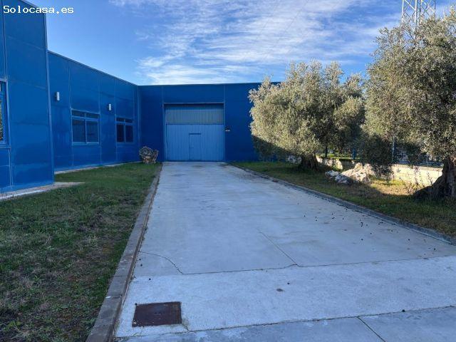 Imponente Nave Industrial en Cabra, Andalucía