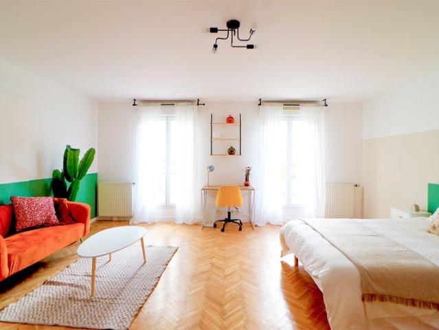 Imposante chambre de 30 m² à louer