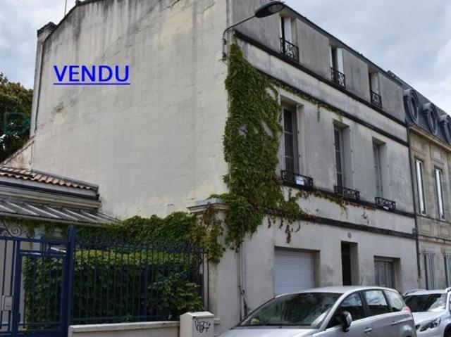 IMPOSANTE ET CHARMANTE MAISON DES ANNEES 50 PLEIN CENTRE DE BORDEAUX