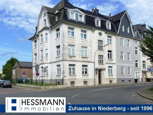 Imposantes Mehrfamilienhaus mit separatem Hintergebäude in zentraler Lage von Velbert