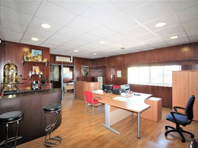 Impresionante nave Industrial en alquiler poligono Las Americas