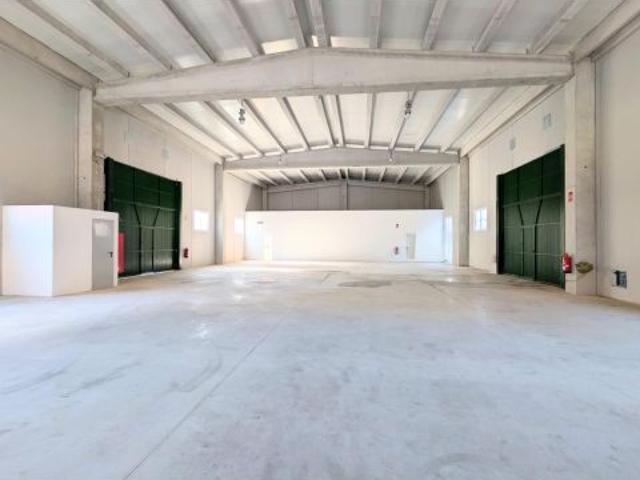 ¡IMPRESIONANTE NAVE INDUSTRIAL SEMINUEVA DE 518 M2 EN POLÍGONO INDUSTRIAL DE FAIMA DE CREVILLENT, TO